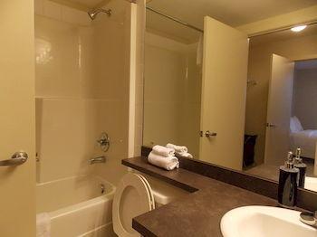 Fastlane In Rouleau Condo *