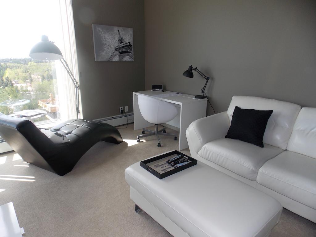 Condo Fastlane In Rouleau Calgary