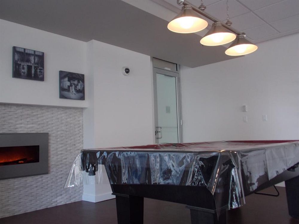 Condo Fastlane In Rouleau *